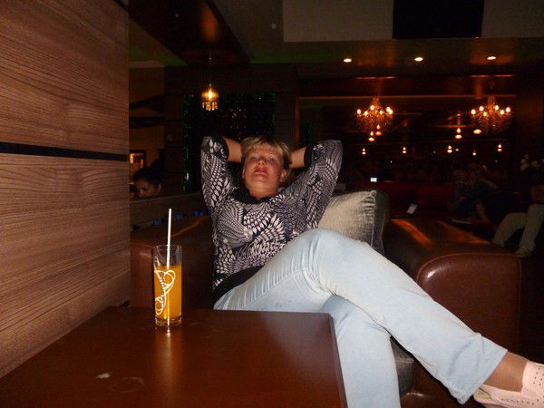 Оленька ******