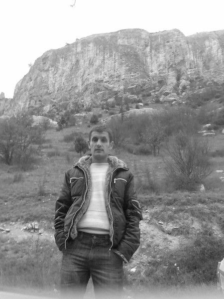 Виктор Ларионов