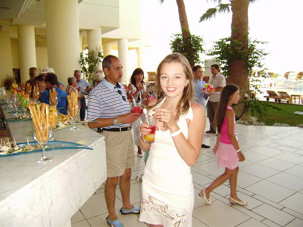 Альона Глова