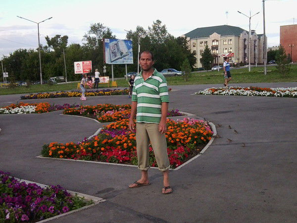 Леонид Власов