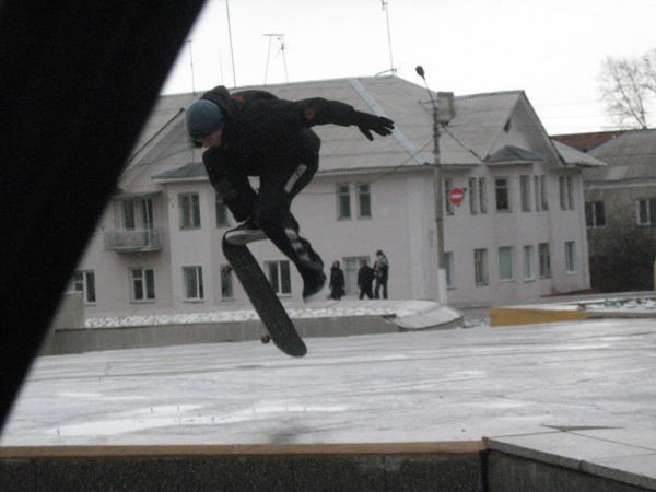 Роман Комов