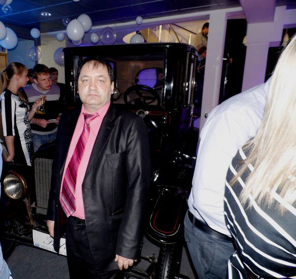 Виктор Карелин