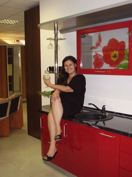 Лола Нищенко