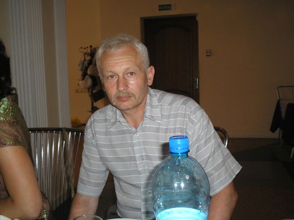 Александр Васильев