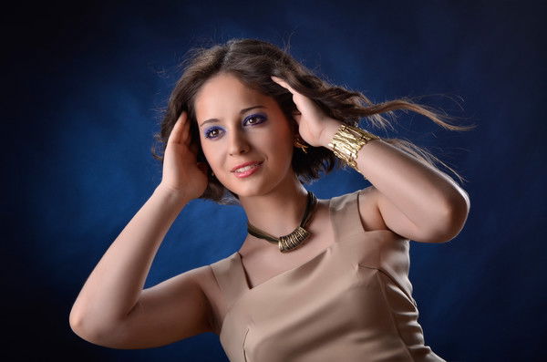 Яна Тройная