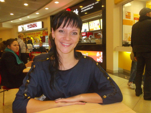 Елена Зенова