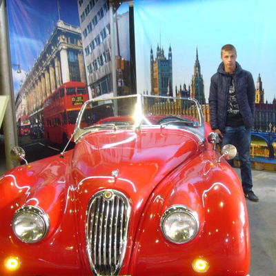 Женя Глухов