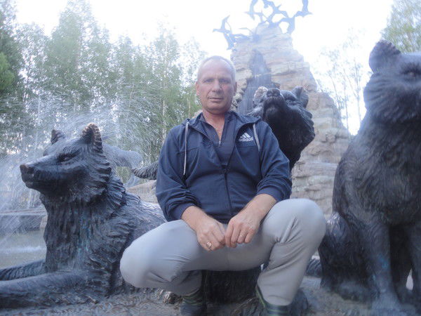 Анатолий Вялов