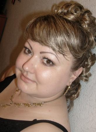 Лена Кострова