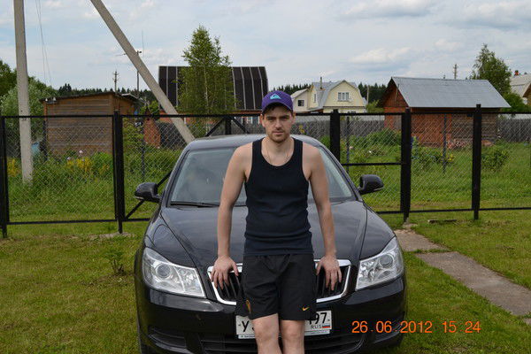 Максим Сафонов