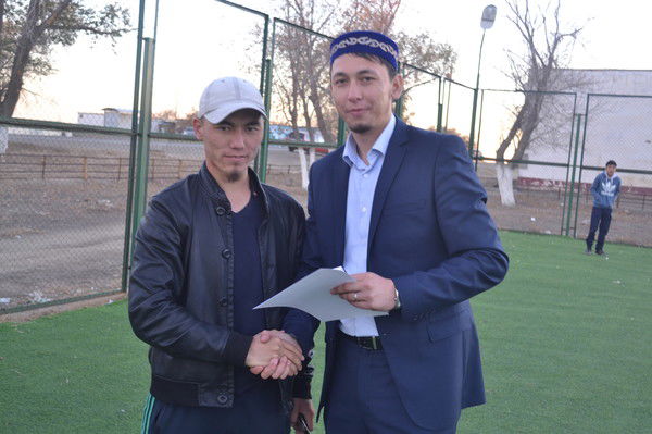 Медет Естауов