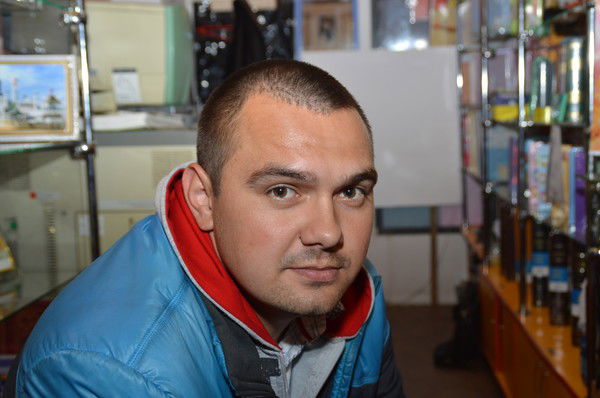 Анатолий Лавренов