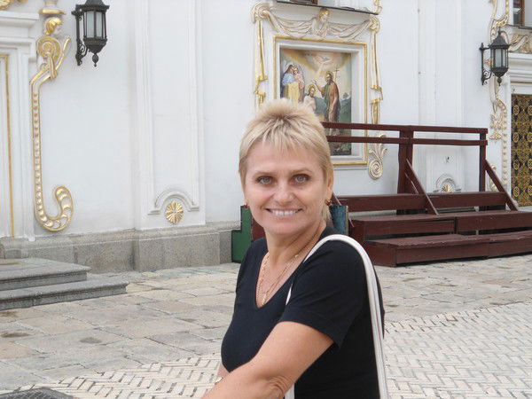 Елена Лещенко