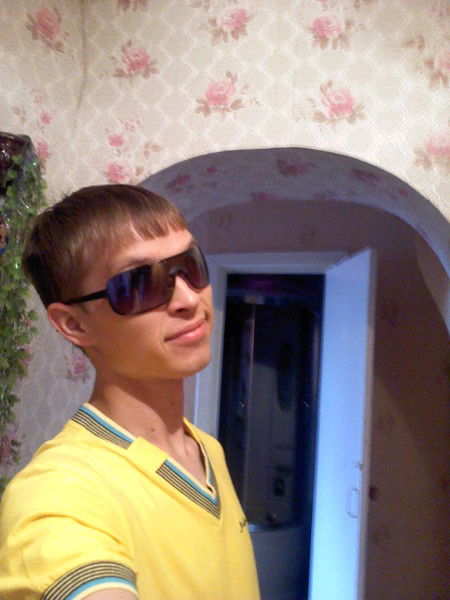 Александр Николаев