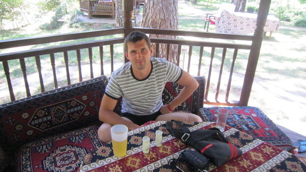 Денис Леонов