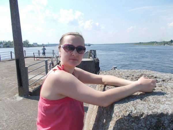 Елена Пивоварова