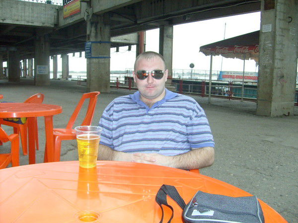 Денис Ларин