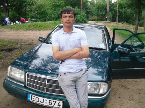 Улугбек Отаев