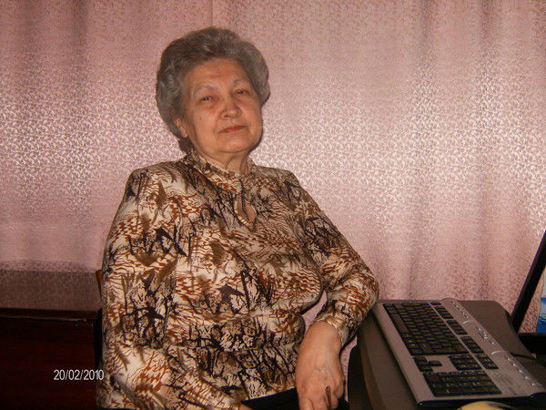 Евгения Столянова