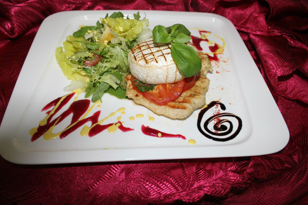 Денис Маслов