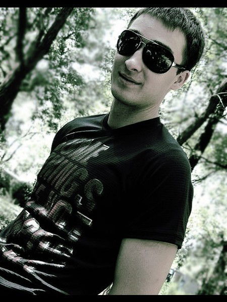 Денис Коломоец