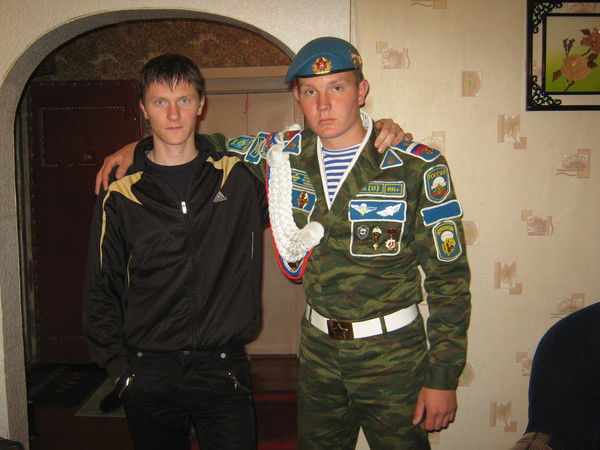 Антон Попов