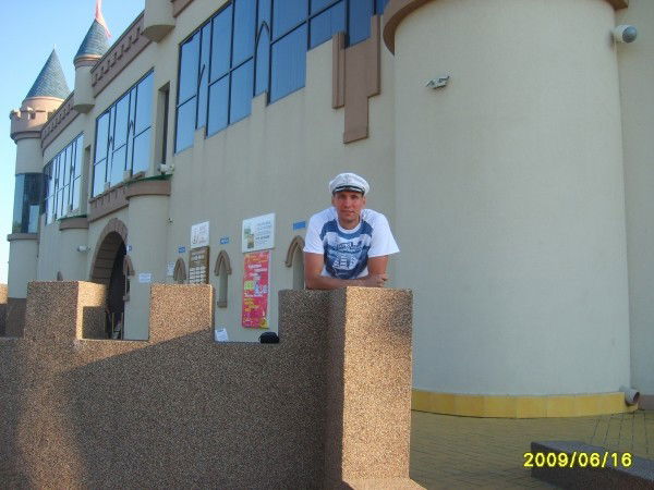 Алексей Братанов