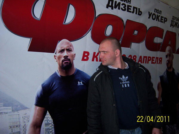 Денис Хлюстов