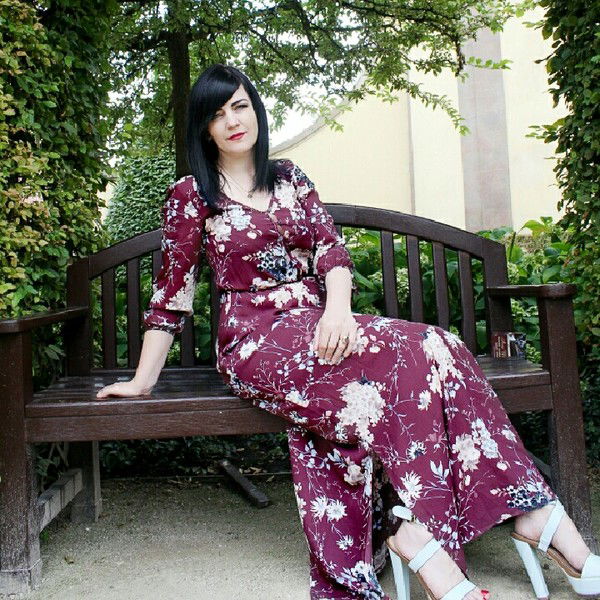 Женя Назарова