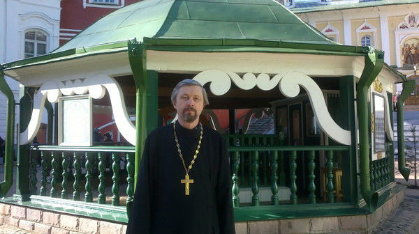 Священник Николай