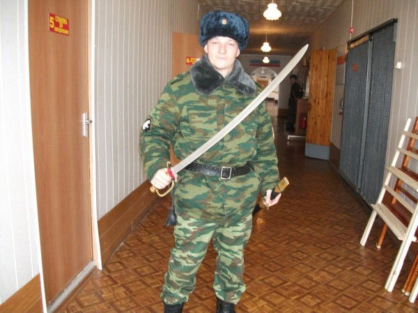 Артем Красножонов