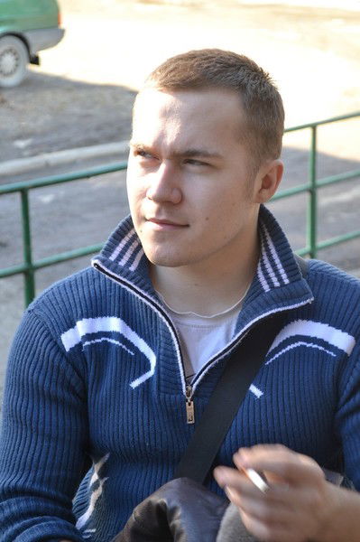 Виктор Лёзов