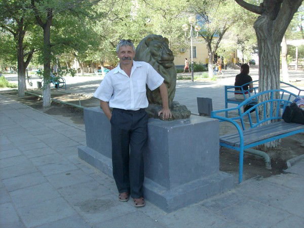 Виктор Антропов