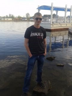 Денис Чернышов