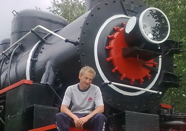 Леонид Безденежных