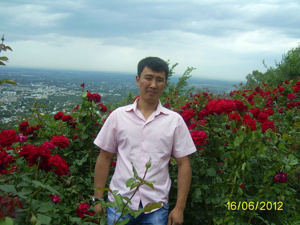 Улгас Есенов