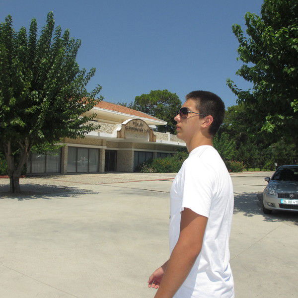 Рома Зубков