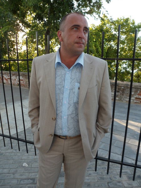 Дмитрий Безуглый