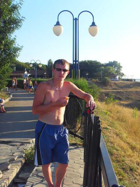 Денис Манинцев