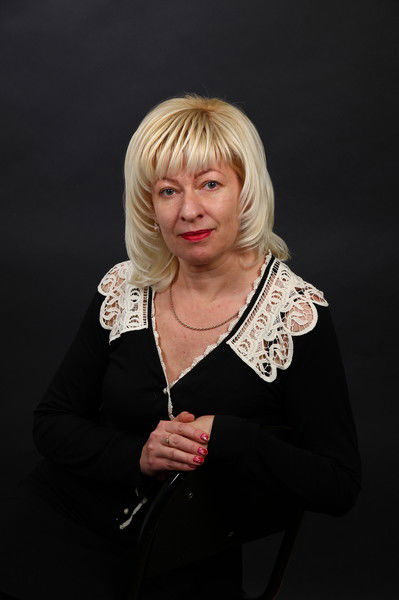 Елена Толстова