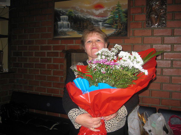 Лена Есарева