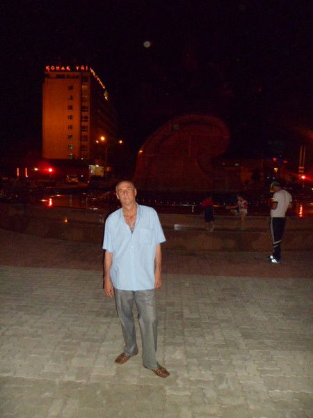 Владимир Попов