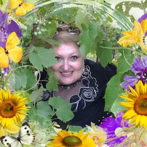 Лара Сухинскакя