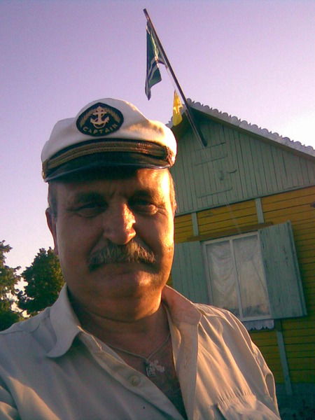 Петр Тихонов