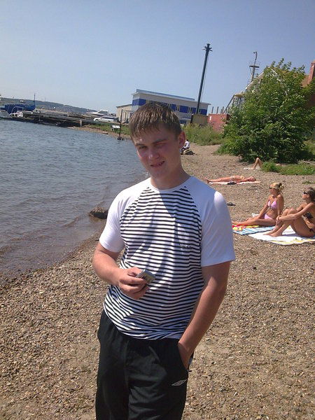 Александр Леонтьев