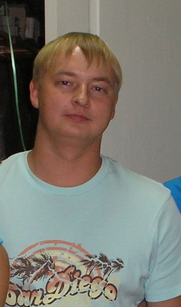 Денис Махнев