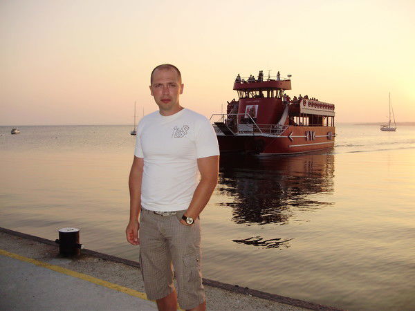 Владимир Шустров