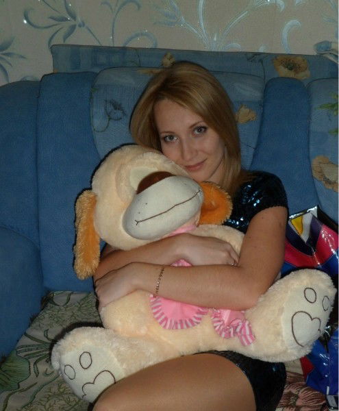 Оленька ******