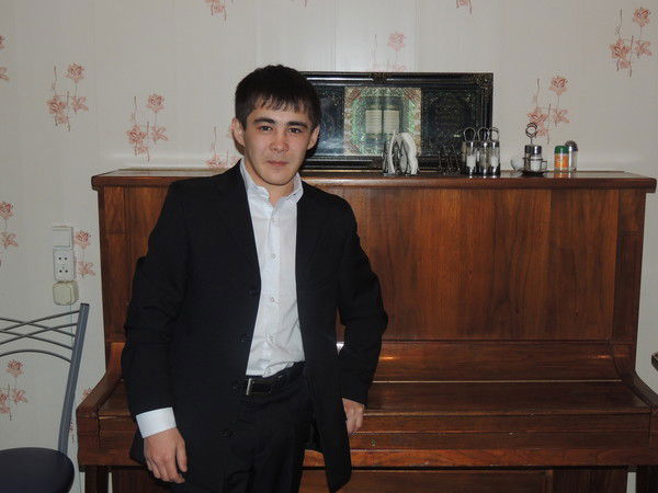 Азат Лукманов