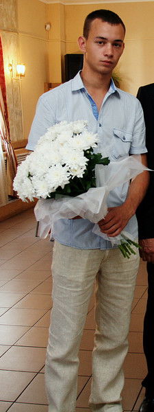 Антон Глазков